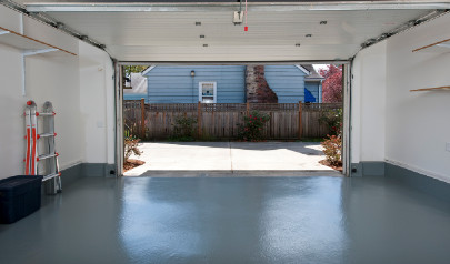 Organized clean garage floor